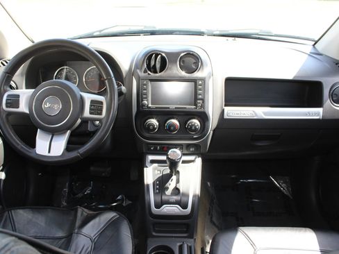 Used 2016 Jeep Compass Latitude image 14