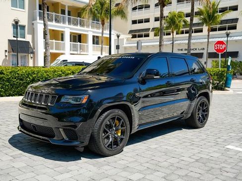 Used 2018 Jeep Grand Cherokee Trackhawk image 2
