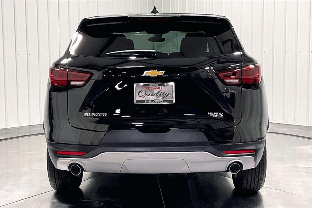 Used 2025 Chevrolet Blazer LT FWD image 4