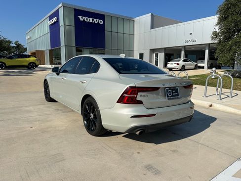 Used 2020 Volvo S60 T5 Momentum w/ Protection Package image 4
