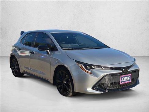 Used 2021 Toyota Corolla SE FWD image 3