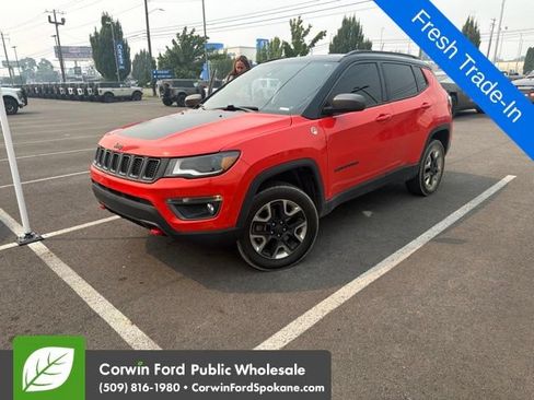 Used 2018 Jeep Compass Trailhawk w/ Leather Interior Group AWD/4WD image 1
