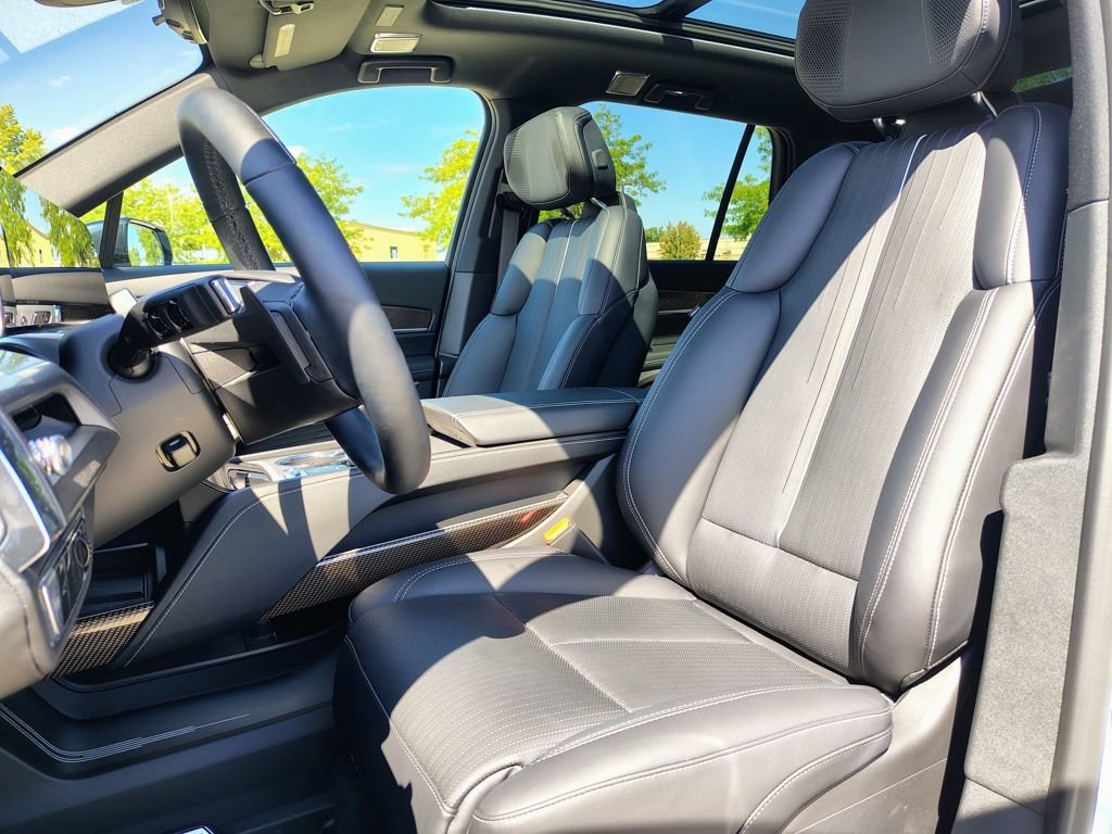 Used 2026 Cadillac Vistiq Sport w/ LPO, Floor Liner Package AWD/4WD image 28
