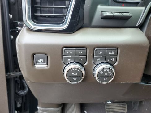 New 2026 GMC Sierra 1500 Denali w/ Denali Reserve Package AWD/4WD image 31