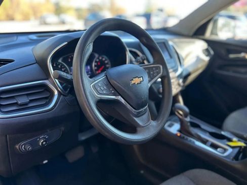 Used 2022 Chevrolet Equinox LT AWD/4WD image 12