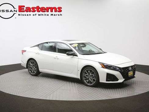 Used 2023 Nissan Altima 2.0 SR FWD image 47