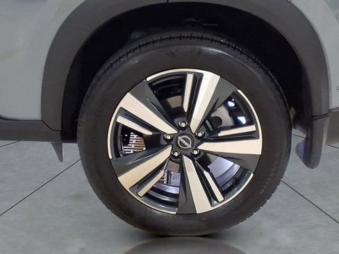 Certified 2025 Nissan Rogue SL AWD/4WD image 5