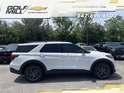 Used 2025 Ford Explorer ST AWD/4WD image 4