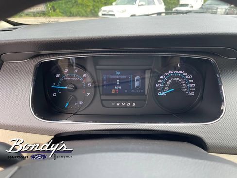Used 2019 Ford Taurus SE FWD image 4