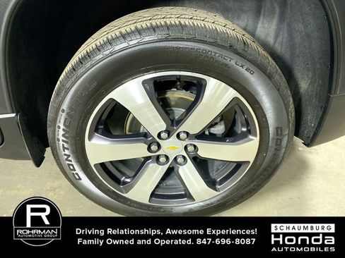 Used 2023 Chevrolet Traverse LT w/ LT Premium Package image 5