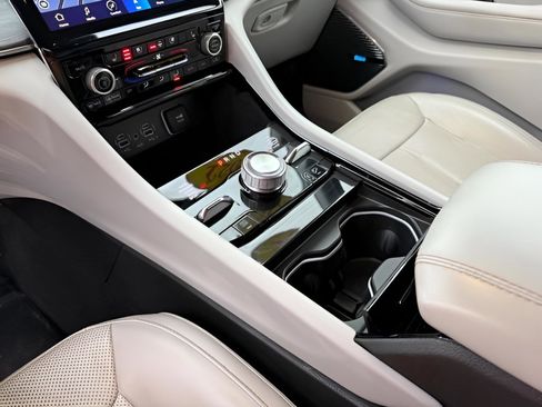 Used 2022 Jeep Grand Cherokee L Overland image 31