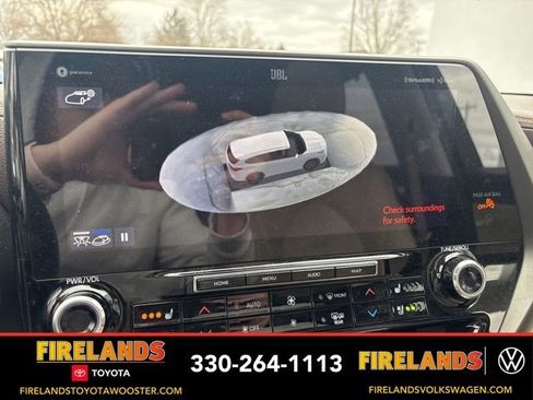 Used 2021 Toyota Highlander Limited image 22