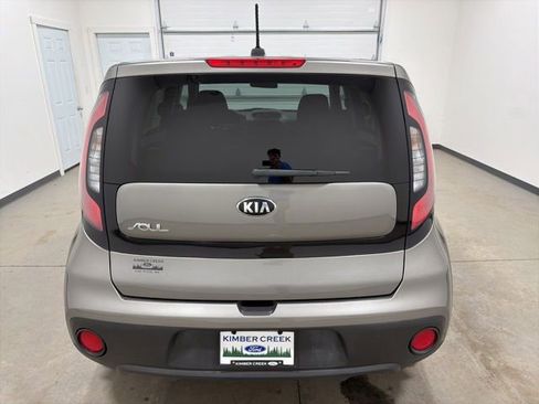 Used 2017 Kia Soul FWD image 5