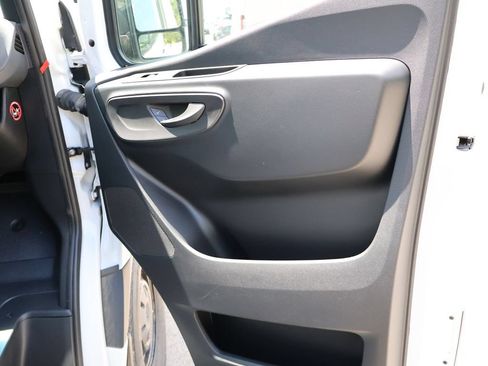 Used 2025 Mercedes-Benz Sprinter 2500 image 11