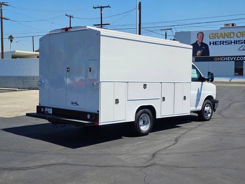New 2026 Chevrolet Express 3500 w/ Power Convenience Package RWD image 6