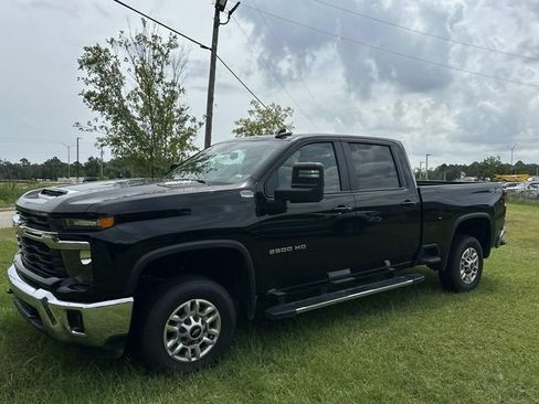 Used 2025 Chevrolet Silverado 2500 LT w/ Convenience Package AWD/4WD image 5