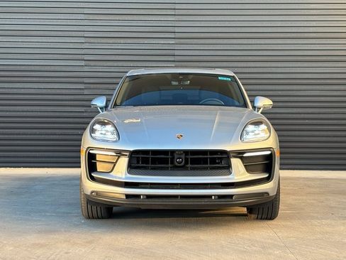 Certified 2025 Porsche Macan image 10
