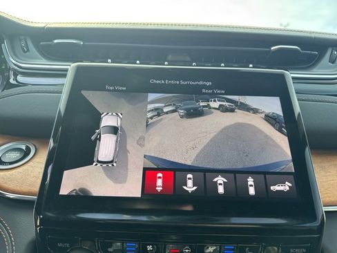 Used 2024 Jeep Grand Cherokee Summit image 21