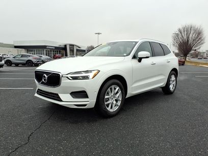 Used 2019 Volvo XC60 T5 Momentum w/ Premium Package