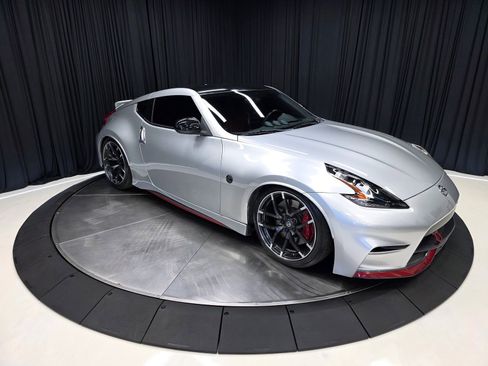 Used 2017 Nissan 370Z NISMO RWD image 15