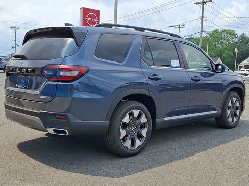 New 2026 Honda Pilot Touring image 3