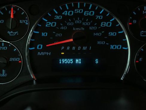 Used 2025 Chevrolet Express 3500 LT w/ LT Preferred Equipment Group RWD image 25