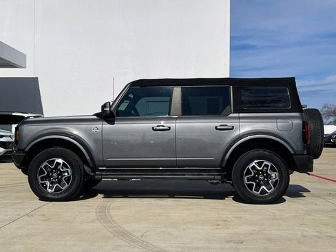 Used 2022 Ford Bronco Outer Banks image 3