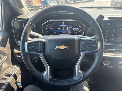 Used 2023 Chevrolet Silverado 1500 LT AWD/4WD image 16