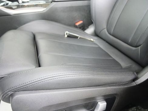 Used 2021 BMW 330i Sedan w/ Convenience Package image 9