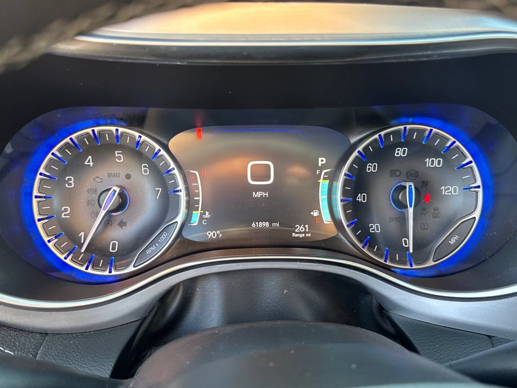 Used 2025 Chrysler Pacifica Limited FWD image 20