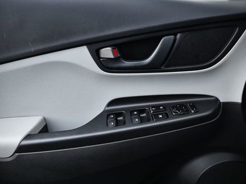 Used 2023 Hyundai Kona SEL image 16