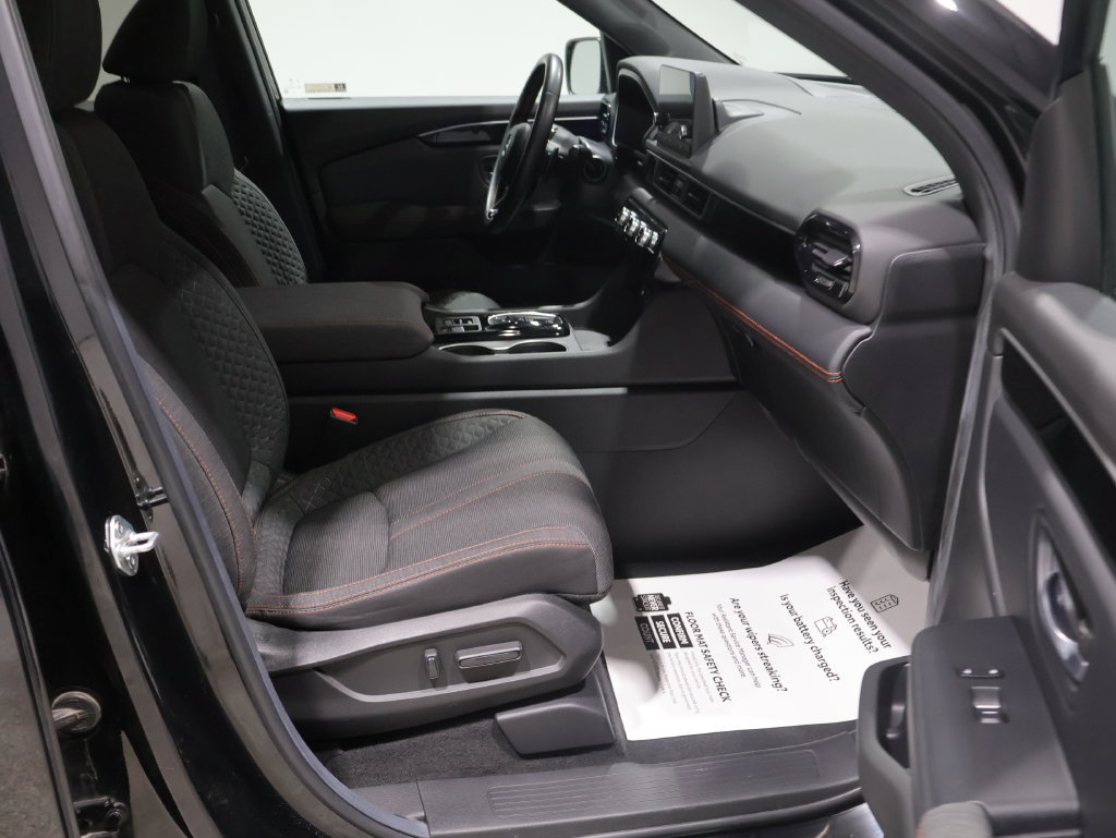 Used 2025 Honda Pilot Sport image 22