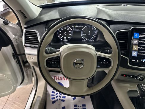 Used 2021 Volvo XC90 T5 Momentum w/ Climate Package FWD image 17