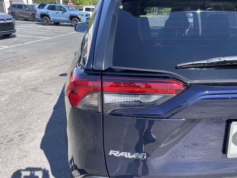 Used 2025 Toyota RAV4 XLE Premium image 20