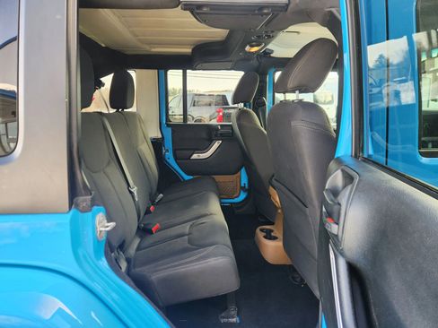 Used 2017 Jeep Wrangler Unlimited Sahara w/ Connectivity Group image 45