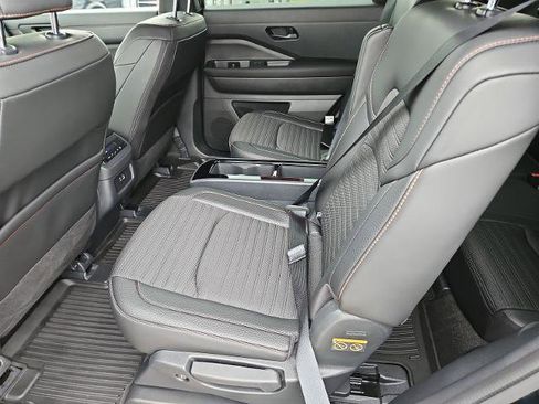 Certified 2025 Nissan Pathfinder Rock Creek image 19