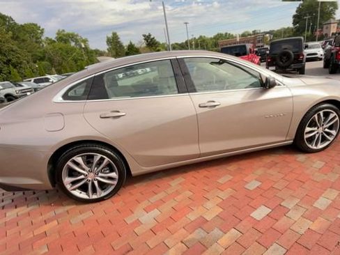 Used 2024 Chevrolet Malibu LT FWD image 2