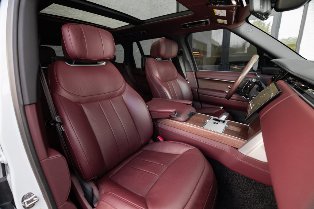Used 2024 Land Rover Range Rover Autobiography AWD/4WD image 17