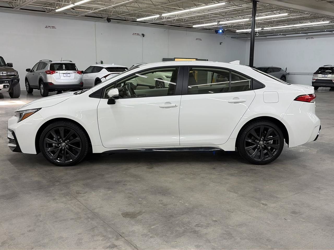 Used 2026 Toyota Corolla SE FWD image 12
