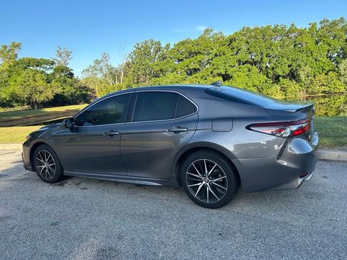 Used 2024 Toyota Camry SE w/ Convenience Package FWD image 3