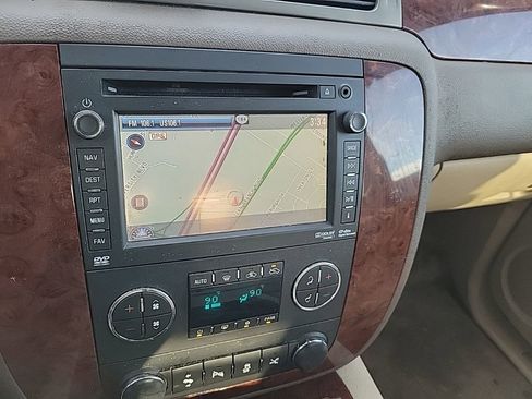 Used 2012 Chevrolet Avalanche LTZ image 25