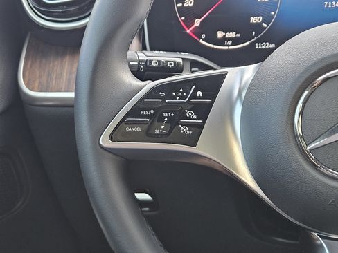 Certified 2025 Mercedes-Benz GLC 300 image 28