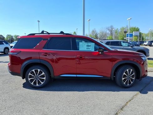 New 2026 Nissan Pathfinder Platinum AWD/4WD image 2