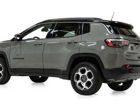 Used 2022 Jeep Compass Trailhawk w/ Trailhawk Convenience Group AWD/4WD image 4