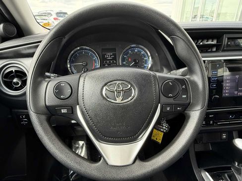 Used 2017 Toyota Corolla LE w/ Carpet Mat Package (TMS) FWD image 17