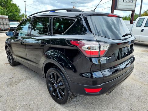 Used 2017 Ford Escape SE w/ SE Sport Appearance Package image 6