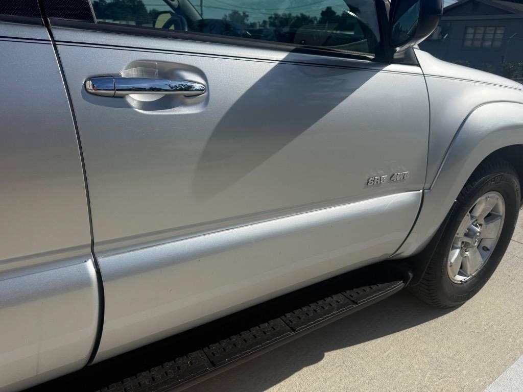 Used 2007 Toyota 4Runner SR5 AWD/4WD image 4