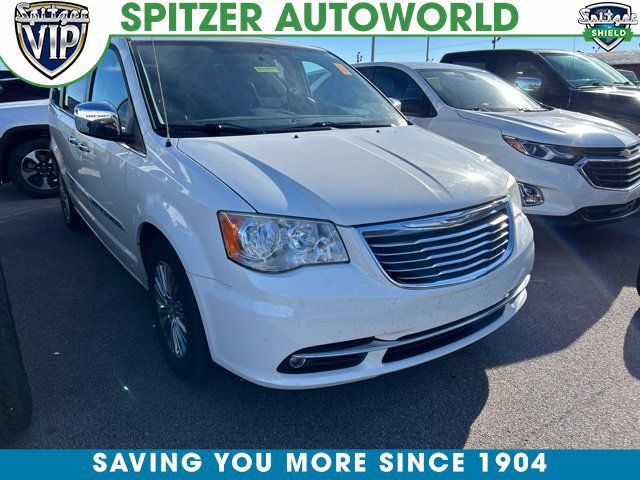 Used 2013 Chrysler Town & Country Touring-L w/ Entertainment Group #2 FWD image 1