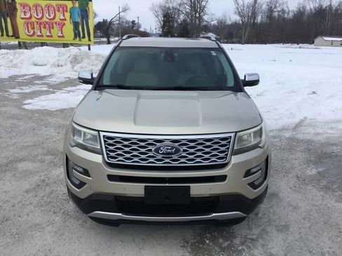 Used 2017 Ford Explorer Platinum image 8