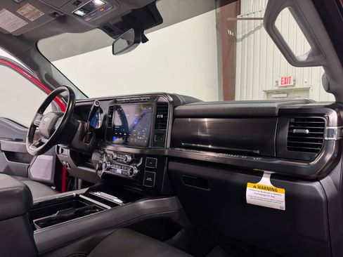 Used 2024 Ford F250 Lariat w/ FX4 Off-Road Package AWD/4WD image 11
